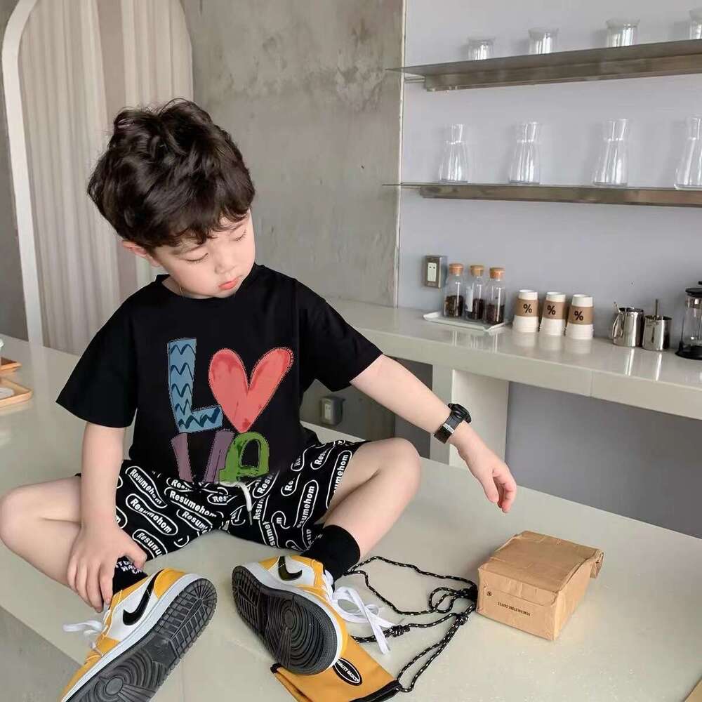 Explosive Street Parent-Child Dress Summer New Three Graffiti Print LOVE Love Foreign Style Short Sleeve T-Shirt Family Wear
