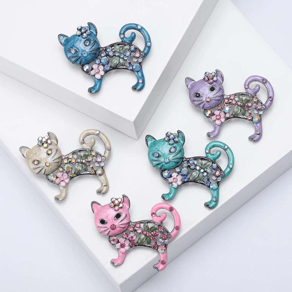 Enamel Cat Pin For Women Unisex Rhinestone Cats Brooch Kitten Lapel Pins Banquet Party Backpack Gifts Jewelry Accessories