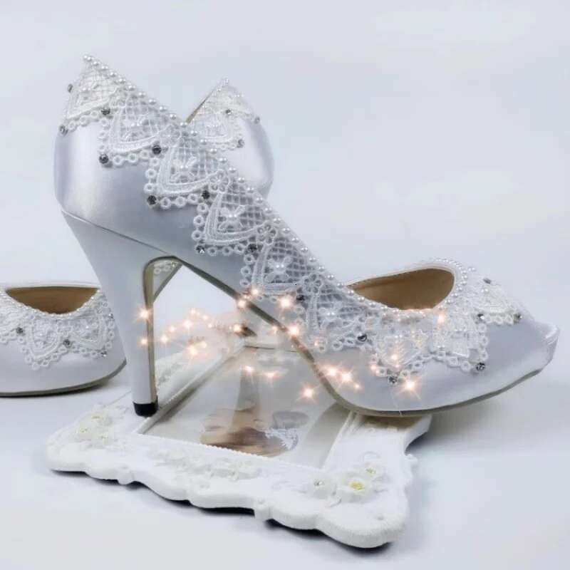 Spring and summer new lace flower pearl crystal wedding shoes thin high heel satin banquet dress large size women's sandals