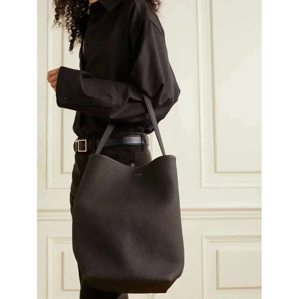 2025 New Tote Large-Capacity Clothes Organizer Bucket Bags Soft Leather Big Handbag For Women Beach Makeup Bag
