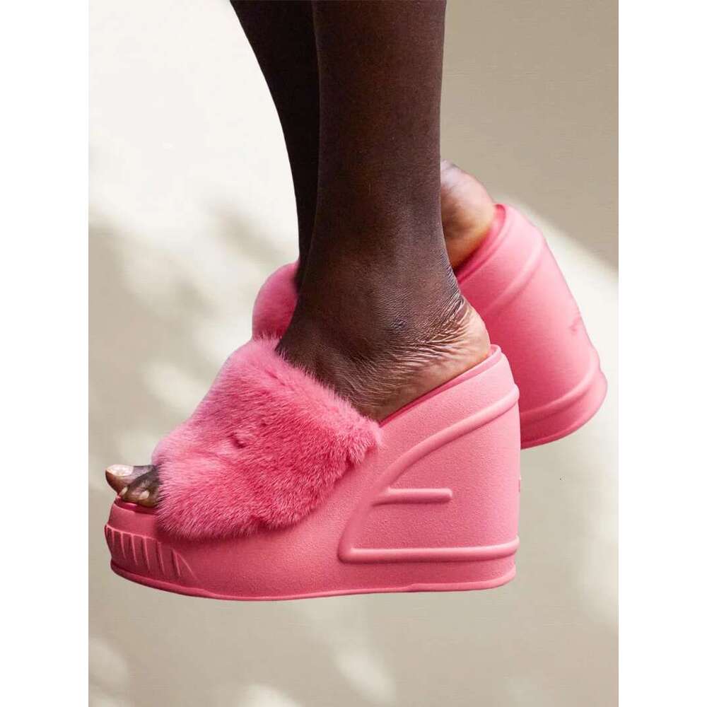 Quality Comfortable High Heels Casual Beach Sandals Thick-Soled Fashion Home Slippers Versatile Women Shoes