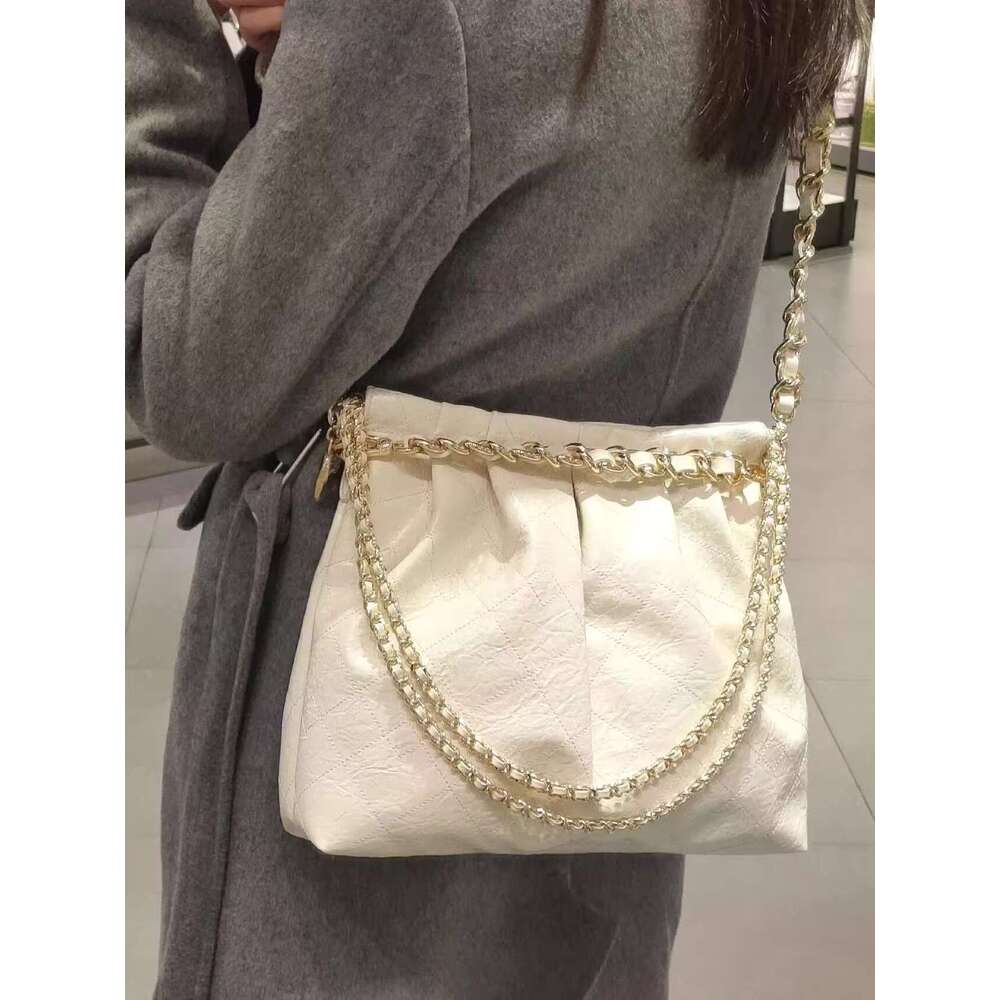 2025 spring/summer new niche fashion diamond grid chain wandering solid color soft leather texture shoulder crossbody bag