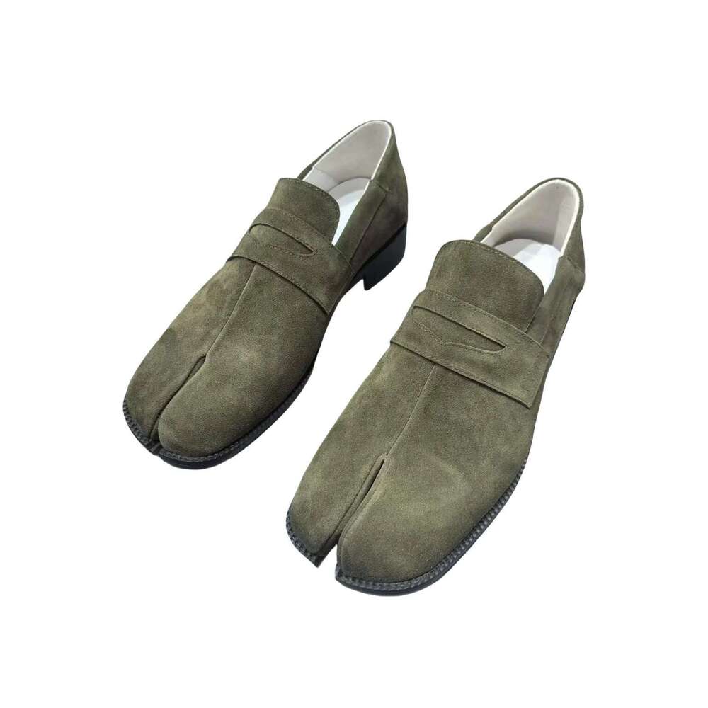 New Leisure Horseshoe Shaped Split Toe Men's Flat Casual Comfortable Loafers Designer Style Shoes For Men