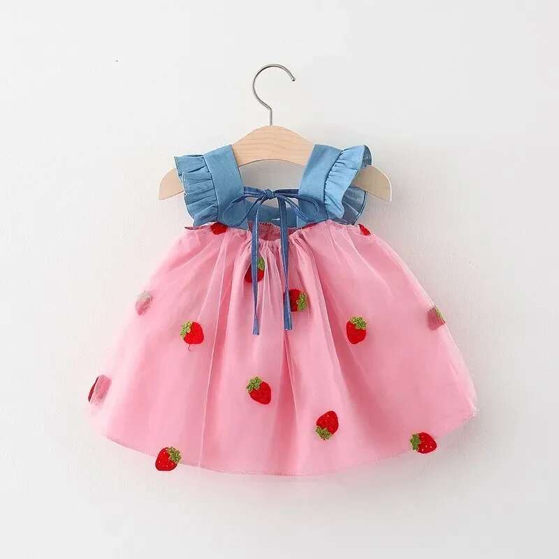 (0-3 Years) Summer New Girls Small Flying Sleeve Bow A-Child Embroidered Strawberry Cool Princess Dress