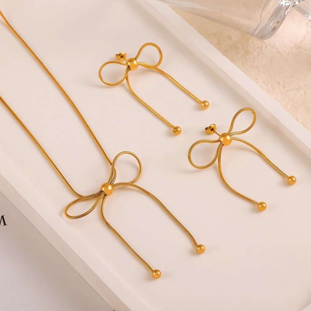 Instagram Iuencer's Same Style Drawstring Butterfly Design Necklace, Gold Titanium Steel Lock Chain, High-End Accessory