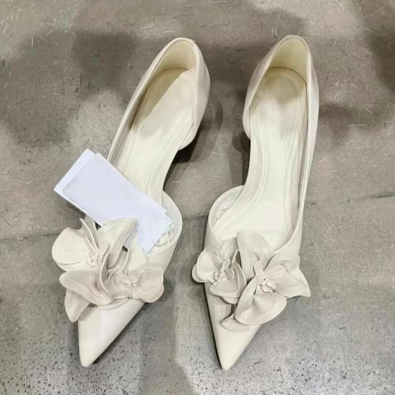 New Elegant Pointed toe Slip-on Wedding Kitten Heel Flower Low Heels Sexy Party Dress Shoes Women