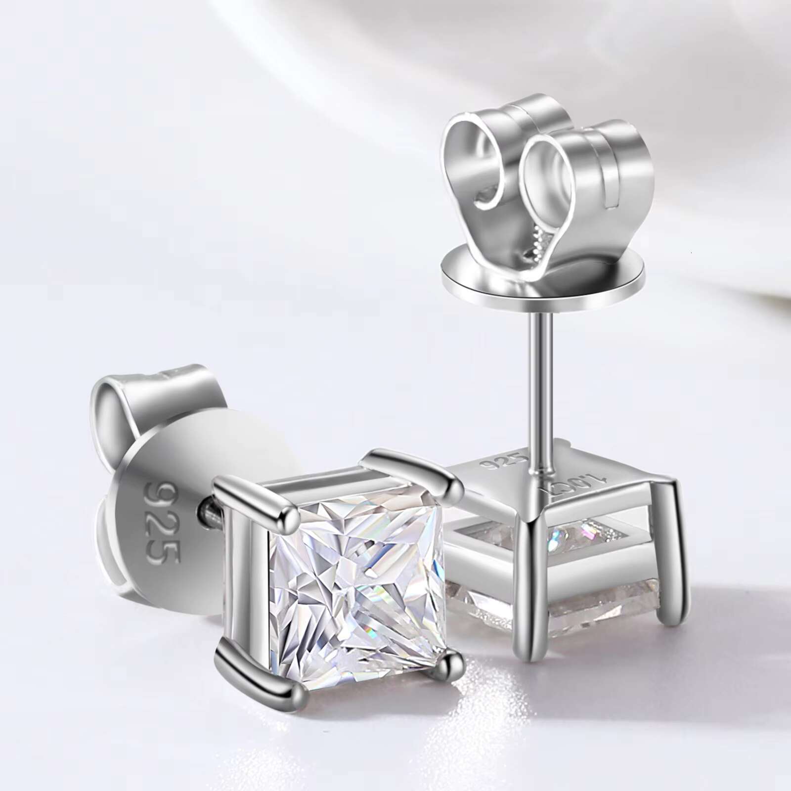 Drop Shipping Factory Direct Sale 925 Sterling Silver 4.5mm-6mm Princess Cut Moissanite Diamond Stud Earring for Gift