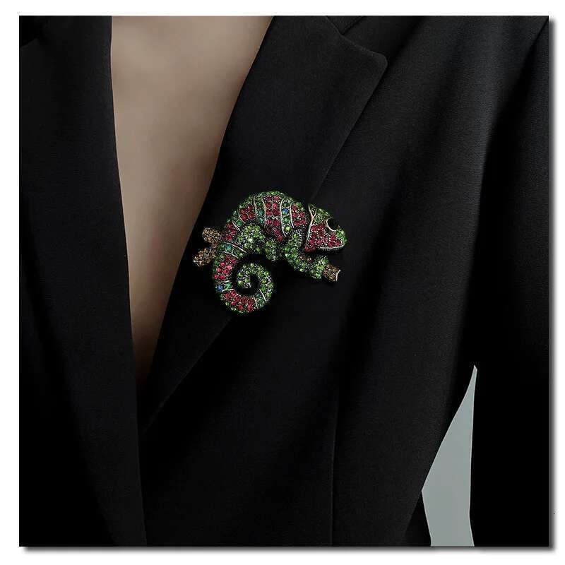 Personality Creative Alloy Rhinestone Chameleon Brooch High-End Wild Animal Pin Fashion Insect Jewelry Corsage