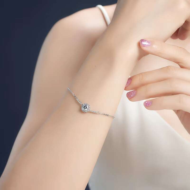 High Quality 925 Sterling Silver Diamond VVS Moissanite Tennis Bracelet Fashionable bracelet