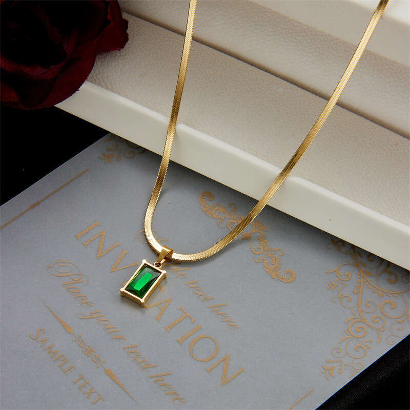 Japanese And Korean Style Niche Design, High-End Blade Chain, Light , Emerald Zircon Pendant, Titanium Steel Necklace For Women