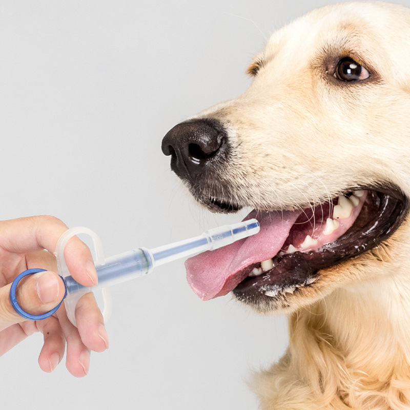 Pet small feeding device, cat and dog feeding device, pet push-type feeding device/feeding apparatus, convenient to use, suitable for feeding pets dur