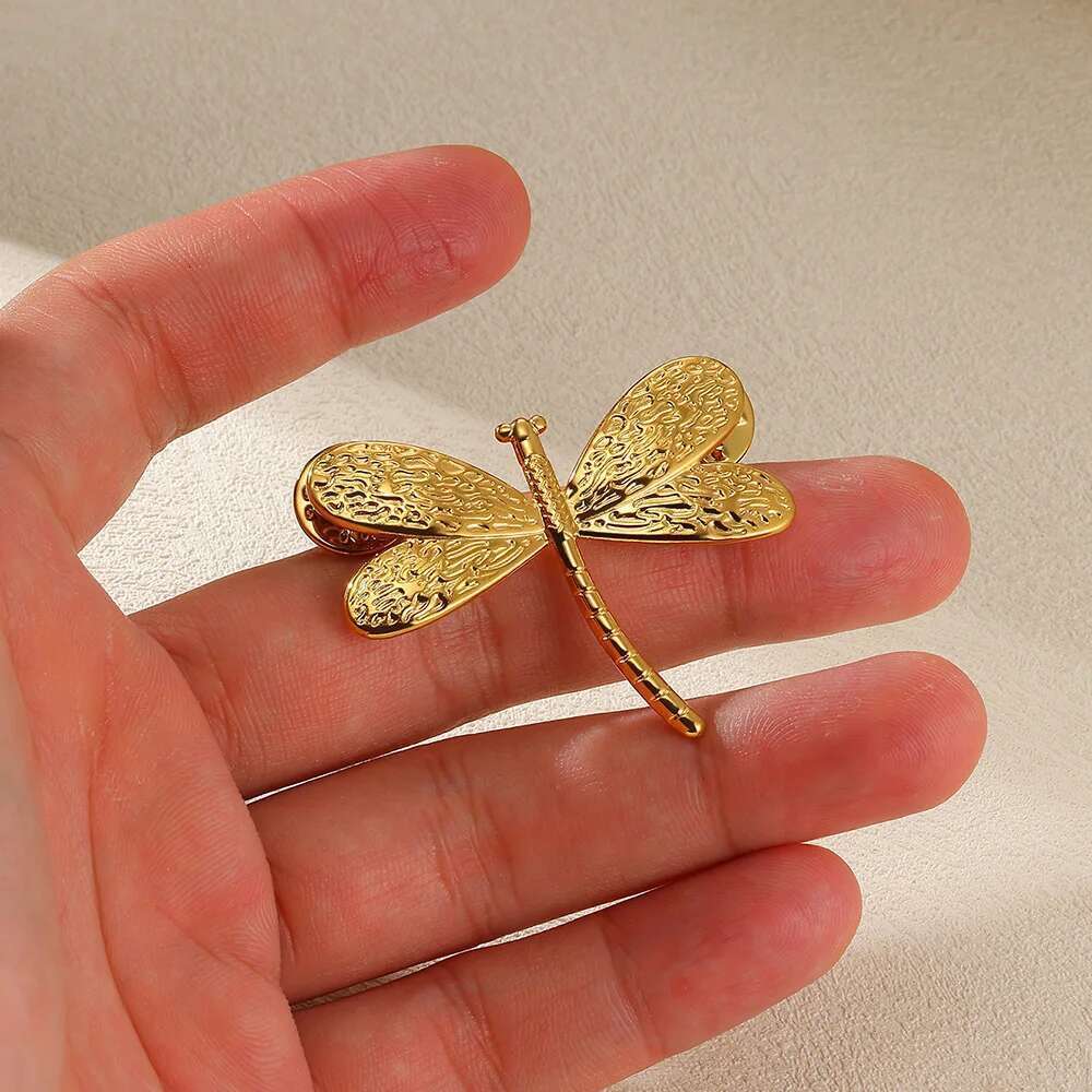 Stainless Steel Gloss Dragoy Pin Brooch 2024 New Trend Gold Color Elegant Blazer One Direction Animal Pins Jewelry Party Gift