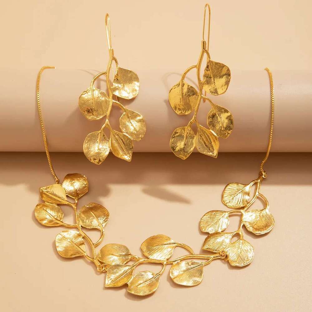 2Pcs/Set Elegant Aesthetic Leaves Tassel Necklace Earrings For Women Vintage Design Gold Color Jewelry Set Party Accessories New