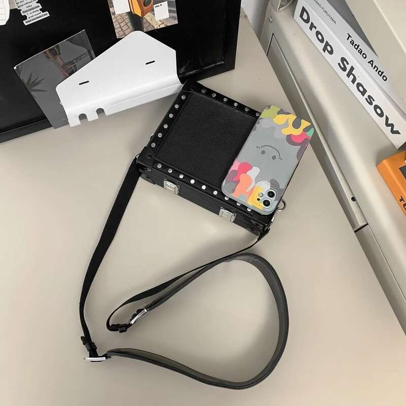 Minimalist Men's Hard Shell Box Shoulder Fashionable Rivet Male Crossbody Bags Unisex Messenger Bag for Men