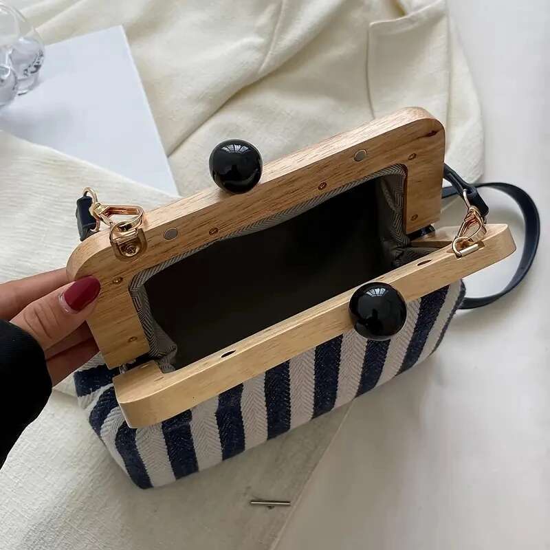 Fashion Striped Wooden Clip Shell Women Shoulder Elegant Crossbody Bags Clutch Purses for Party