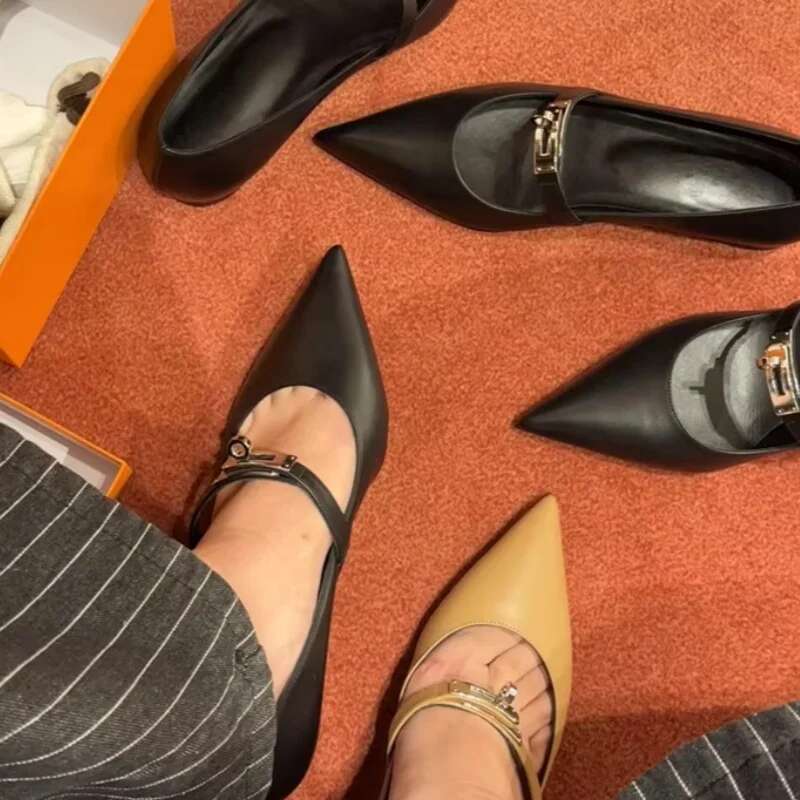 New Designer Fashion Party Low Heel Pointed Toe Pumps Lady Vintage Metal Buckle Women Shoes