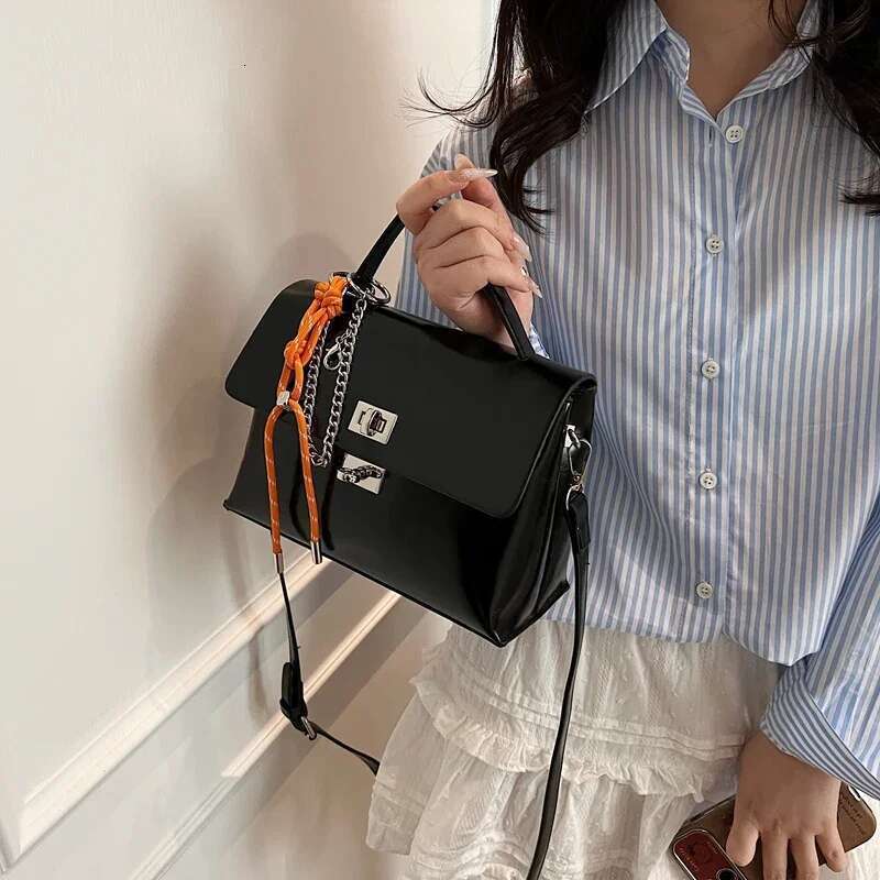 High-End Commuter Messenger Bag Women's Large Capacity Crossbody Tote Vintage Minimalist Leather Shopper