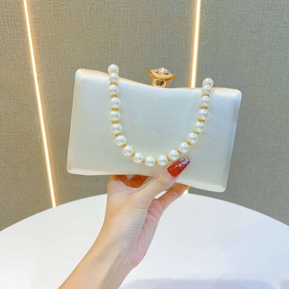 Dinner Bag New Fashionable Exquisite Handbag Pearl Chain Versatile Diagonal Cross Banquet Bag KQ