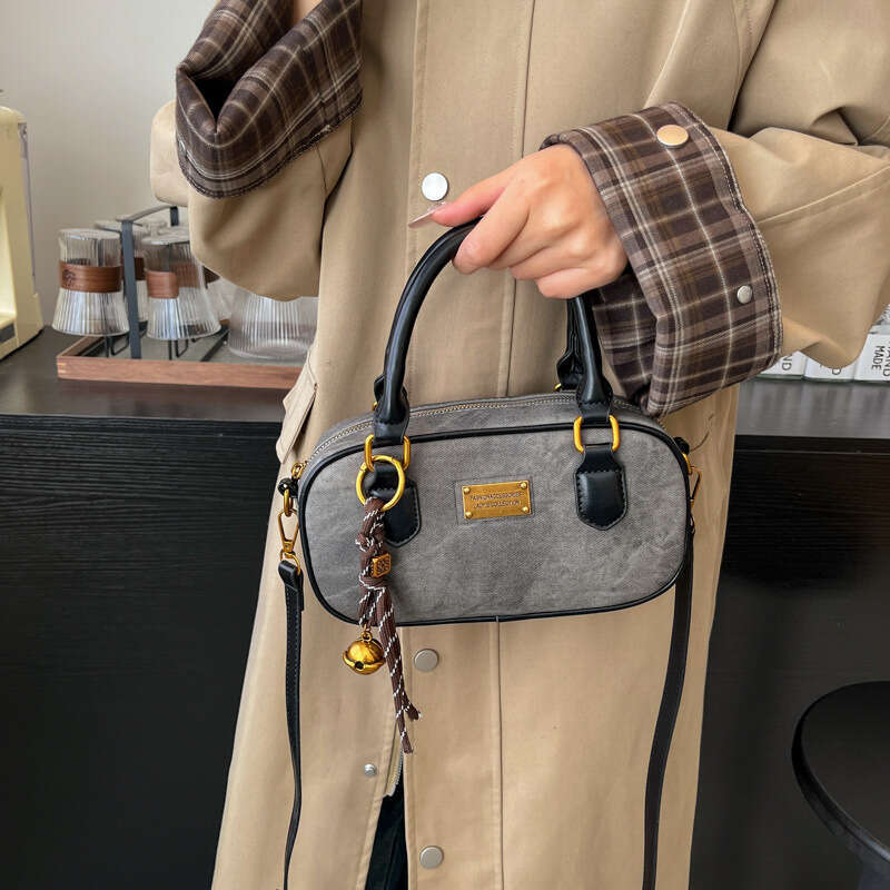2025 New Niche Design High-End Leopard Print Women's Versatile Chain Crossbody Bag, Stylish Small Square Bag
