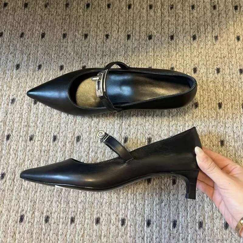 New Designer Fashion Party Low Heel Pointed Toe Pumps Lady Vintage Metal Buckle Women Shoes