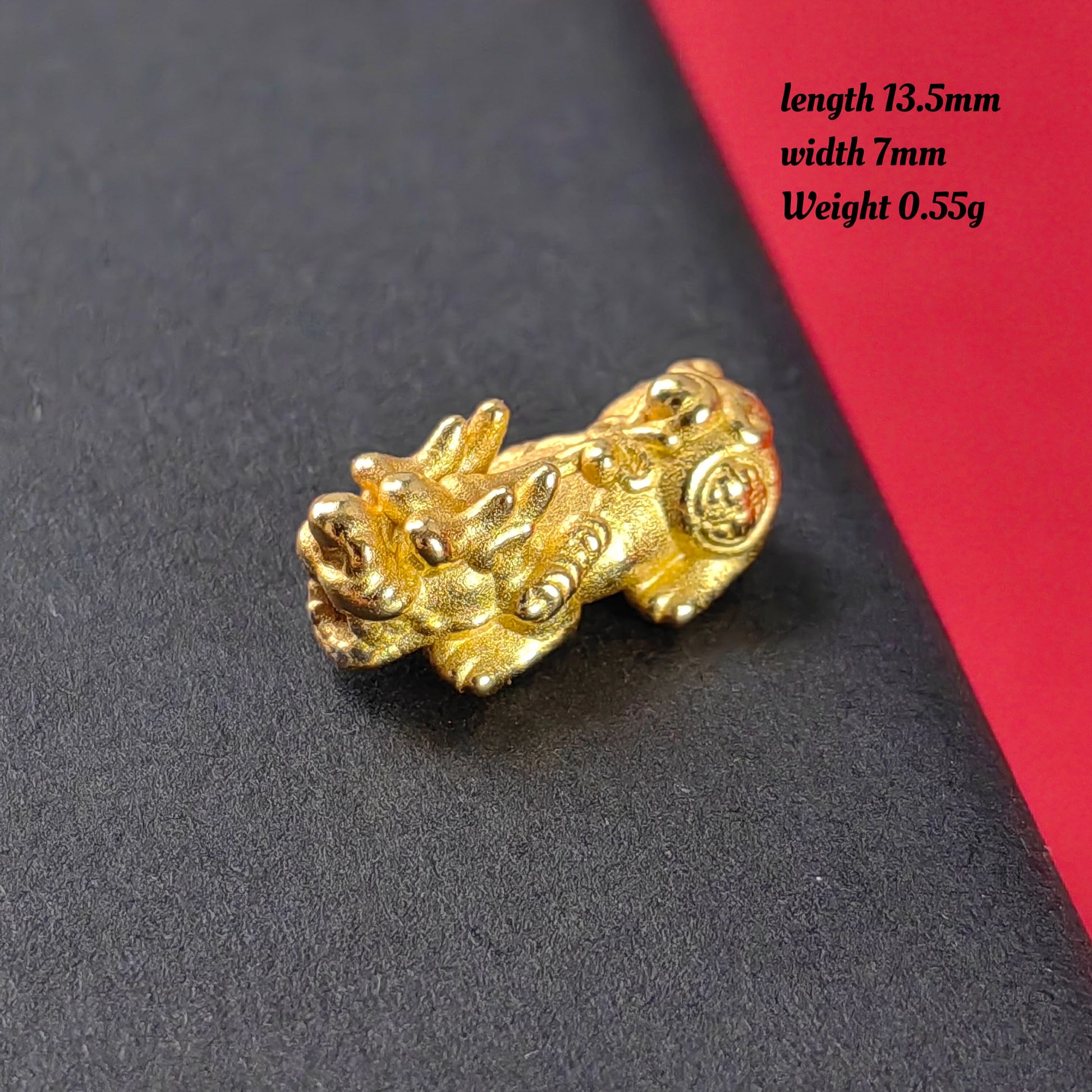 PI Xiu Good Luck Crystal Bracelet Amulet with Green Stone Details Handcrafted Jewelry Accessory
