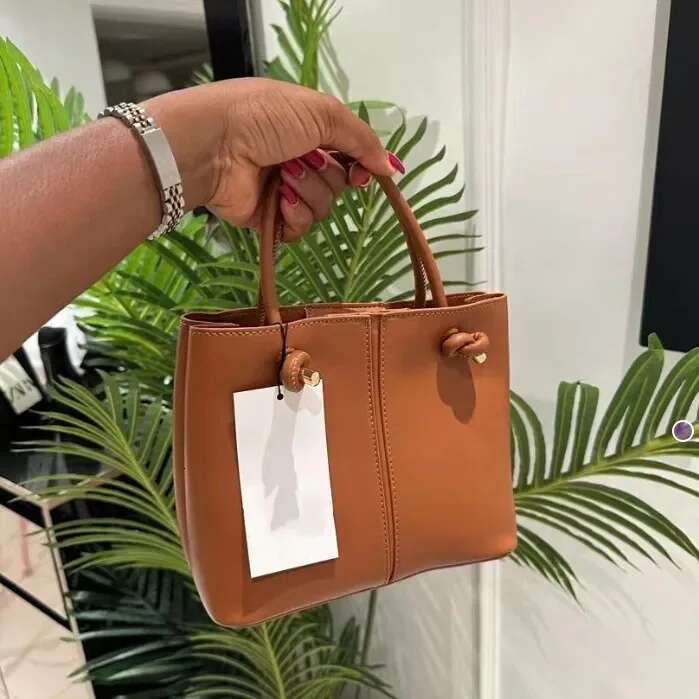 Fashionable European And American Style Vintage Bucket Bag With Large Capacity Single Shoulder Slant Crossbody Handbag
