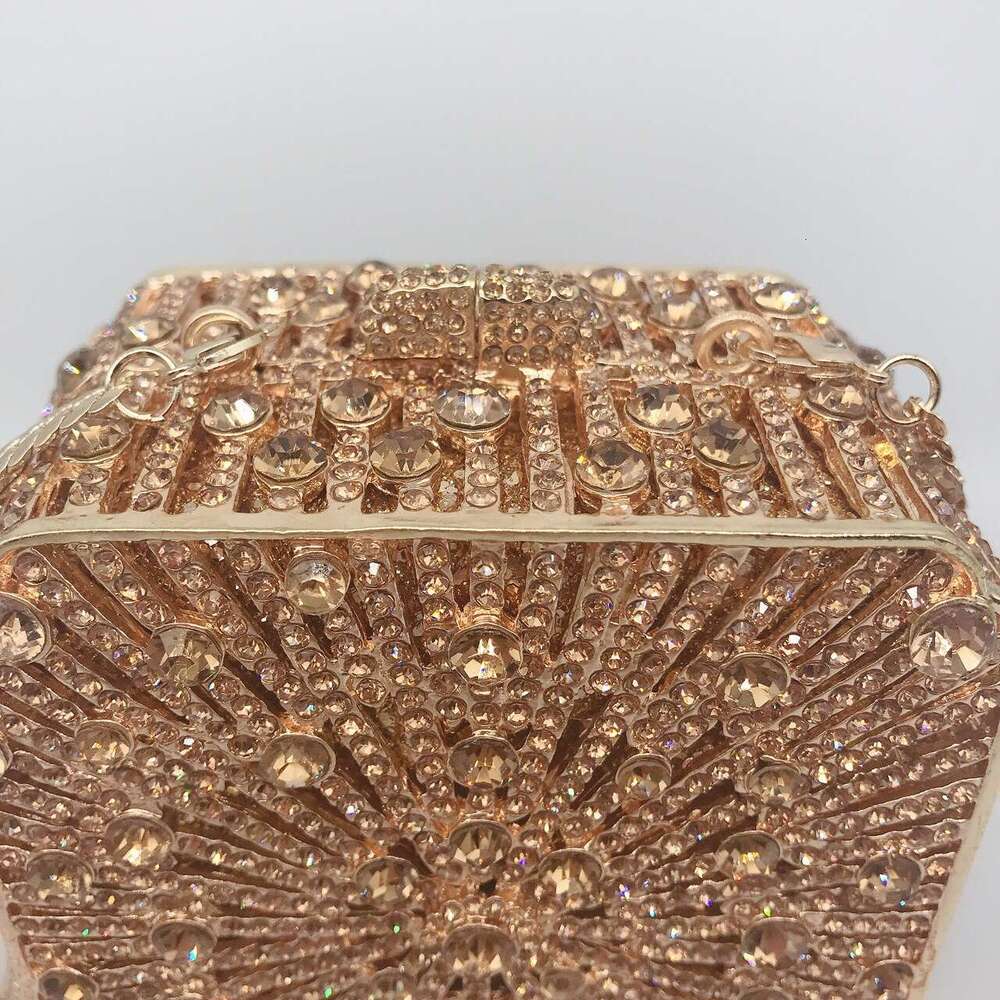 Dinner Bag Diamond Studded Hollow Metal Hard Banquet Dress Hand Held Women S Bag Small Square Box Bag KQ