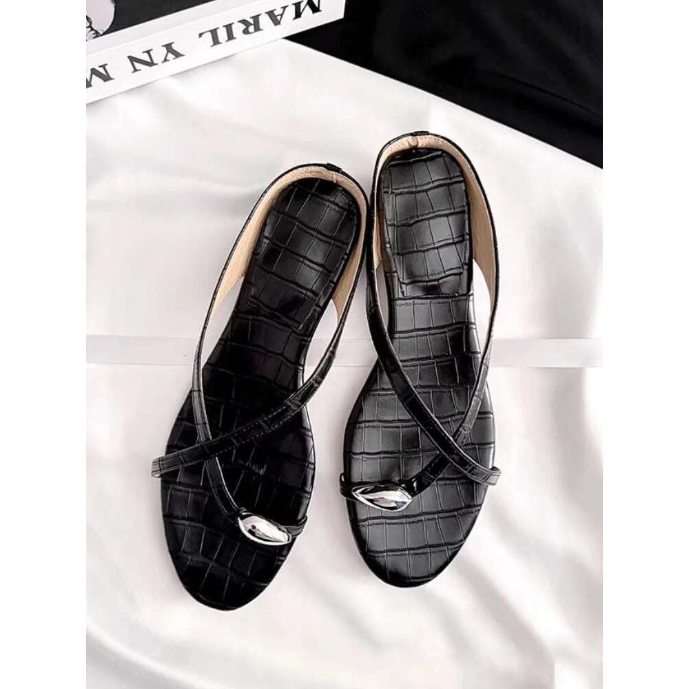 Metal Clip Slipper Sandals Kitten Heels Cross Strap Genuine Leather Solid Color Fashion Elegant Sexy Party Dress Women Shoes