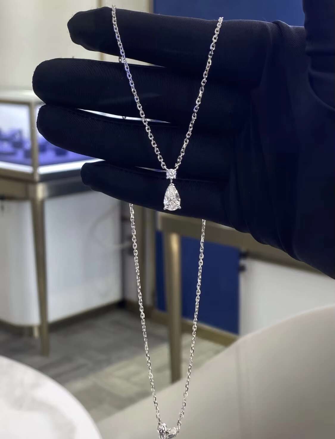 Factory Wholesale Price Luxury Pear Cut Lab Diamond Pendants Jewelry 14K 18K Wedding Pear Pendant Necklace for Women Gift