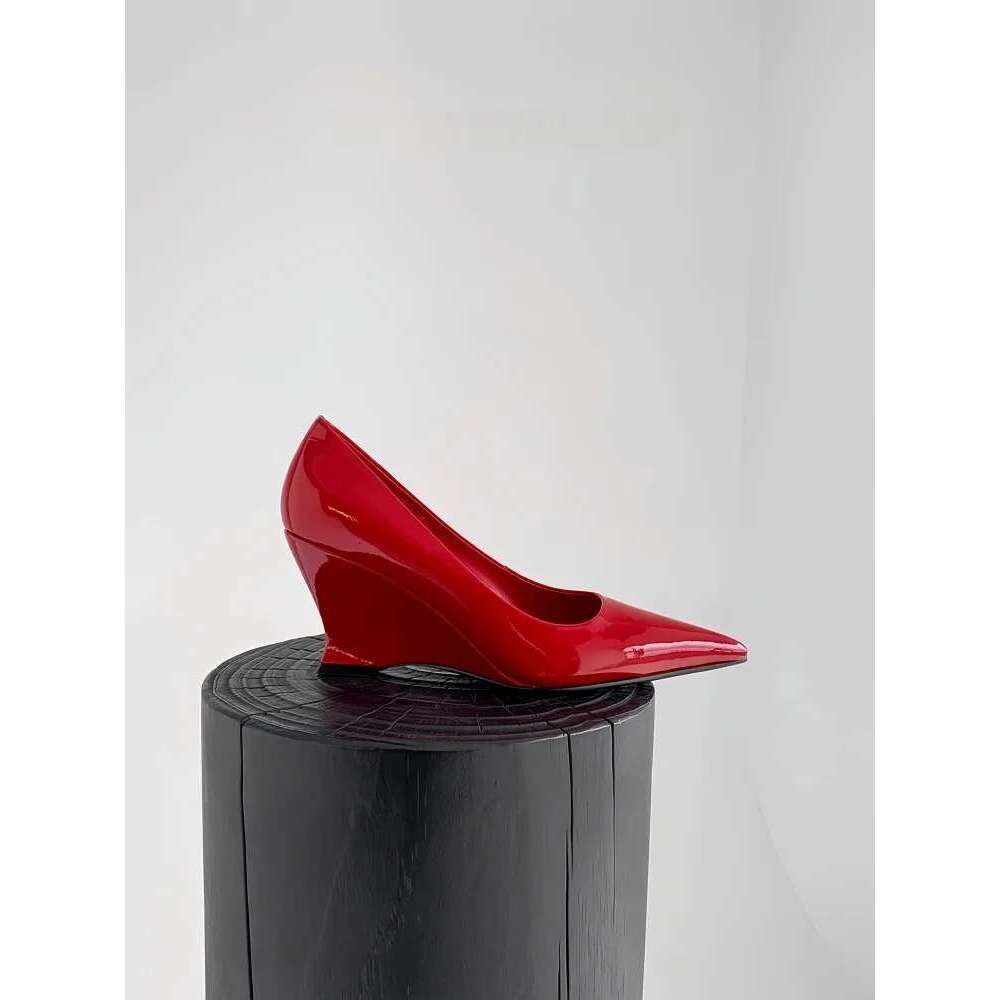 Pointed Alien Ladies Pumps Wedge Heel Women Patent Leather Slip-on High Heels Fashion Show Shoes Plus