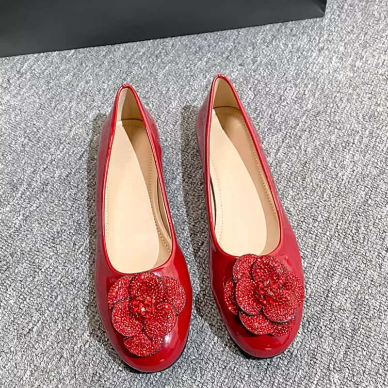 Brand Luxurious Rhinestone Soft Soled Flat Camellia Ballet Shoes Women Sandals Comfort Wedding Sho
