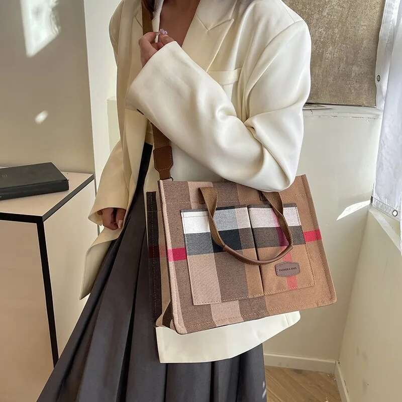 Elegant Leather Commuter Bag - Minimalist Vintage Messenger Purse With Large Capacity & Designer Letter