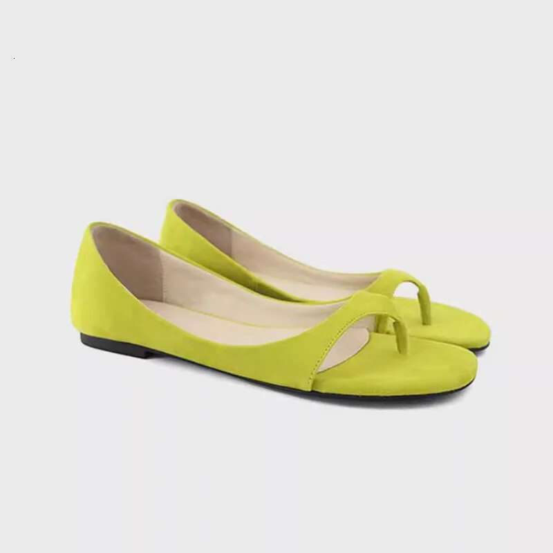 Fashionable Square Thong Flat Sandals Round Low Roman Flats Covered Heel Designer Flip Flops Simple Comfortable Beach Shoes