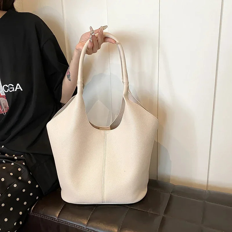 Retro Simple Shoulder Bag Large Capacity Pu Leather Bucket Bag Womens Communicating Underarm Bag Fashion Womens Handbag 250427