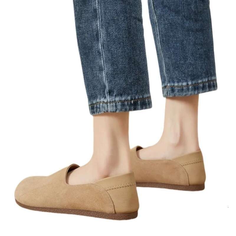 Round Head Comfortable Casual Lightweight Sports Flat Fashion Designer New Women Lazy Slip on Shoes