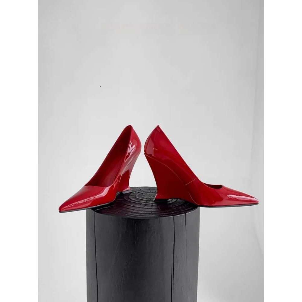 Pointed Alien Ladies Pumps Wedge Heel Women Patent Leather Slip-on High Heels Fashion Show Shoes Plus