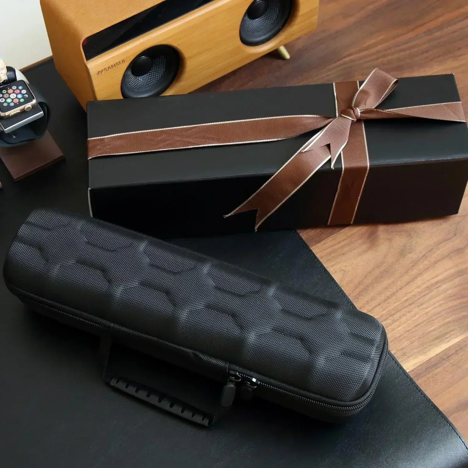 Mens or Womens Watch Travel Case Portable Storage Watch Display Stand Watch and Smart Watch 250430