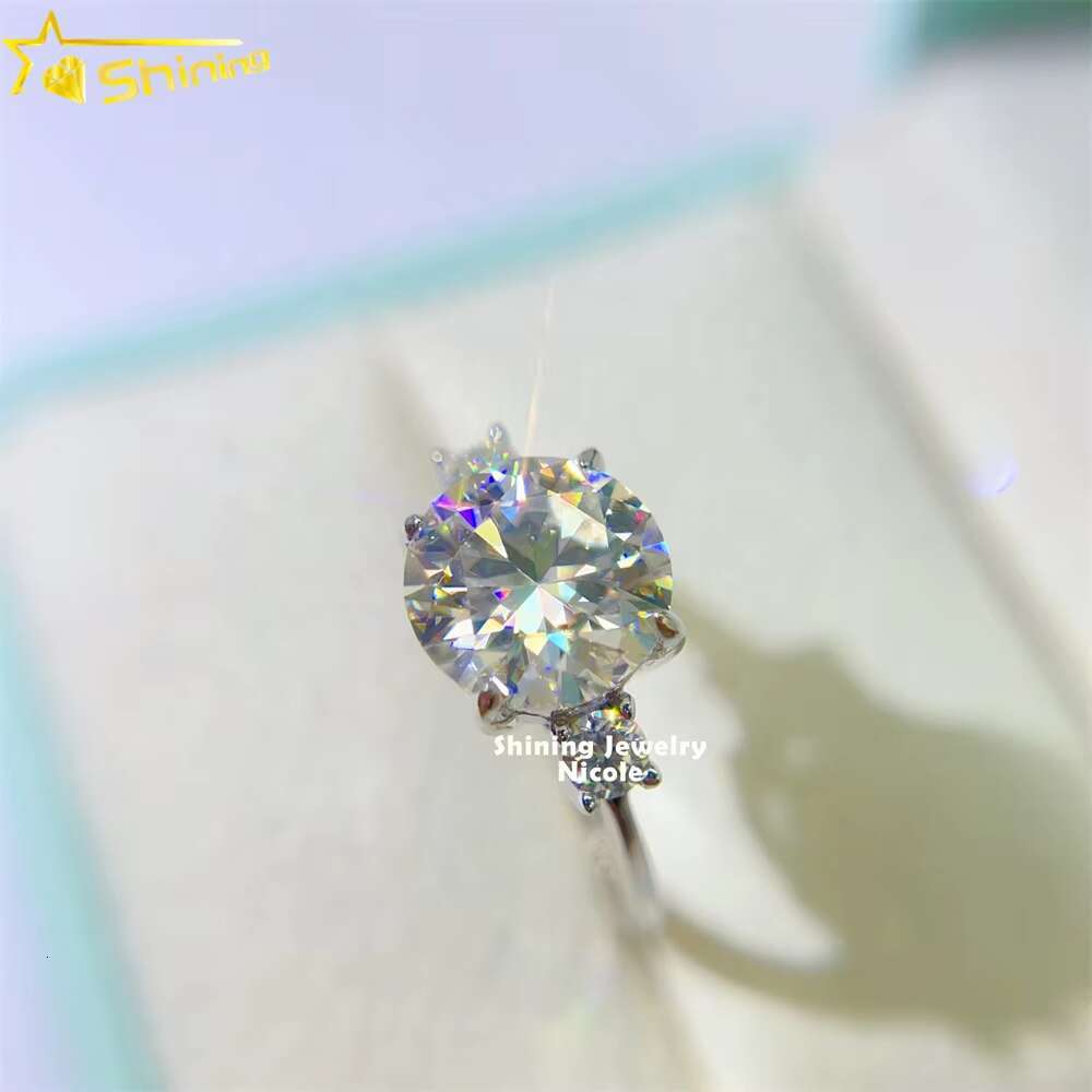 Wholesale Factory Price 3 Stones Round Brilliant Cut Moissanite Diamond S925 Sterling Silver Ring