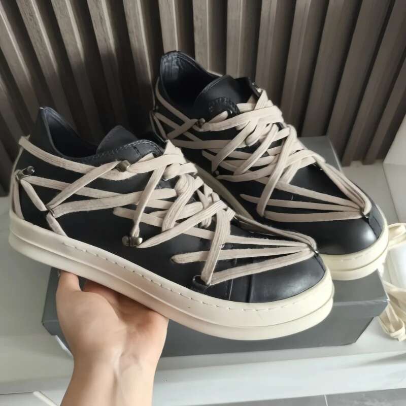 New Low-top Fashion Lace-up Men Casual Five Pointed Star Style Sneakers Thick Soled Outdoor Flat Shoes Me