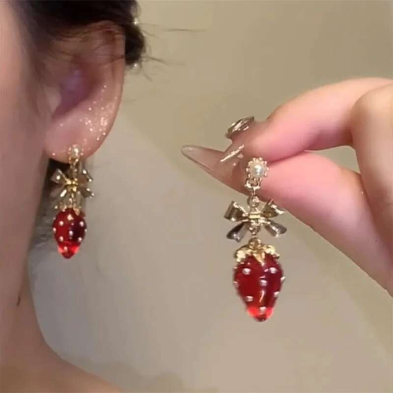 Delicate Red Strawberry Tassel For Women Fashion Shiny Rhinestones Fruit Dangle Earrings Wedding Party Jewelry Gifts