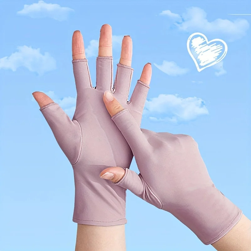 Half finger ice silk gloves are UV resistant and provide simple protection. Womens thin half finger sunscreen gloves 250428