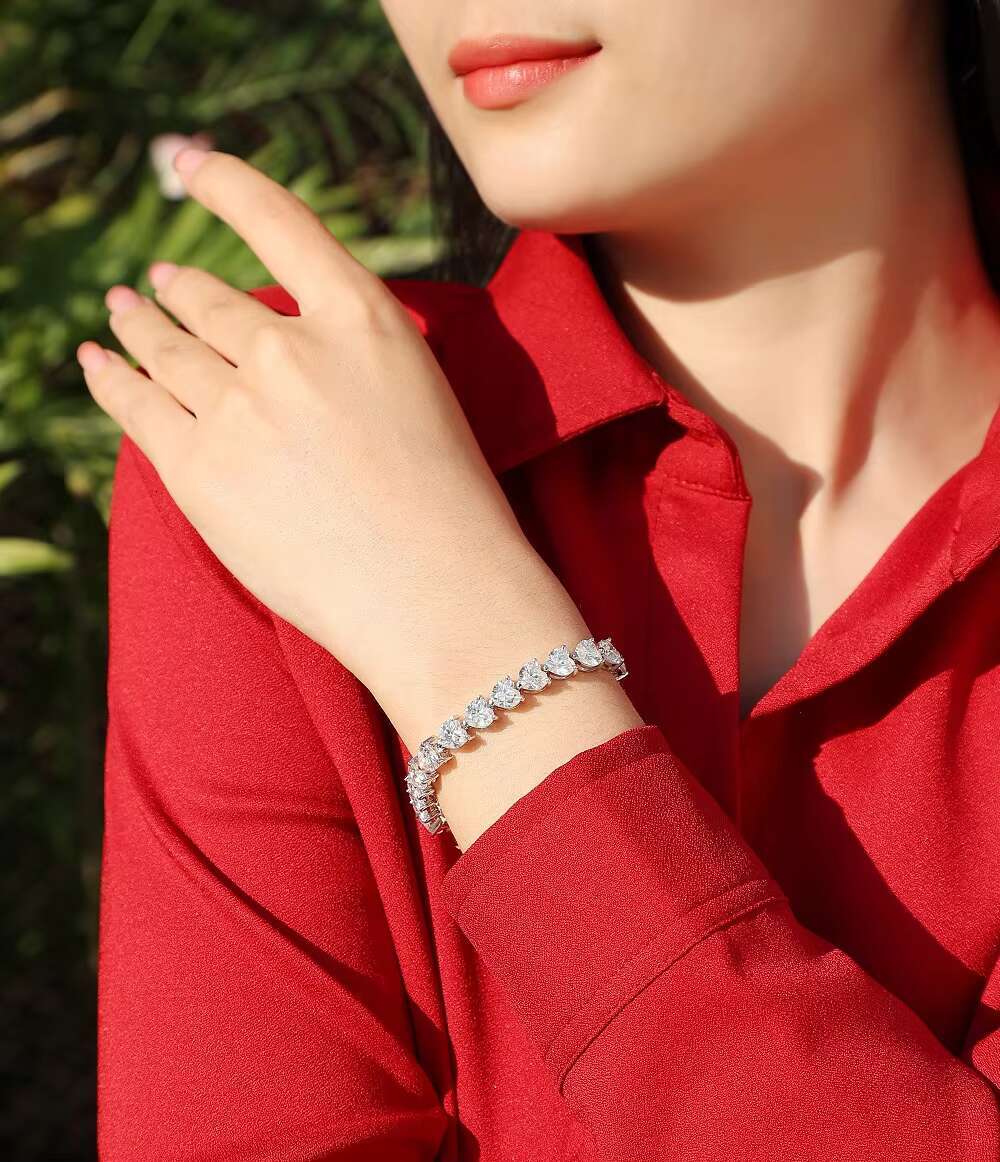 Elegant 1 Ct Heart Lab Moissanite Tennis Bracelet 18K Gold Plated 925 Sterling Silver Tennis Chain for Men and Women Party
