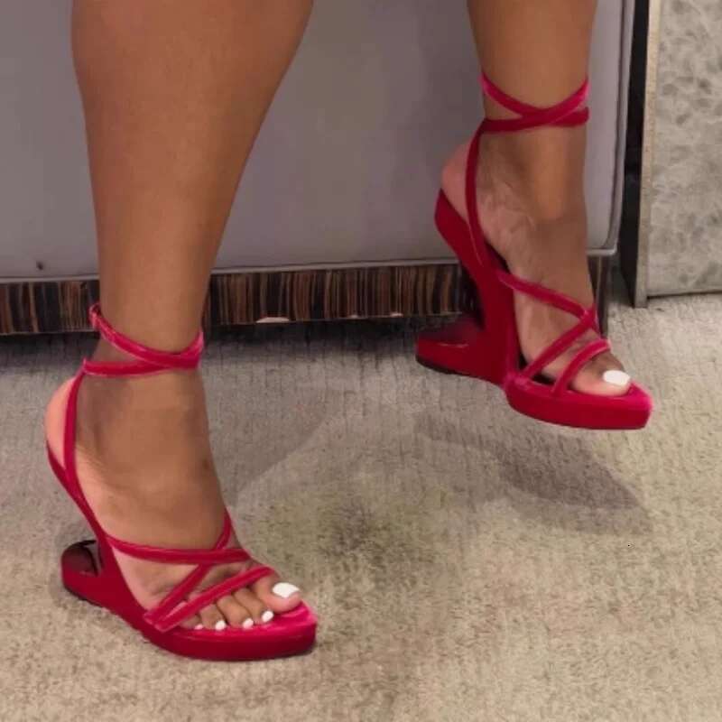 Fashion Brands Catwalk Lace High Heels Hollow Thick Soled Elegant Open Sandals Cross Strap Shoes Women