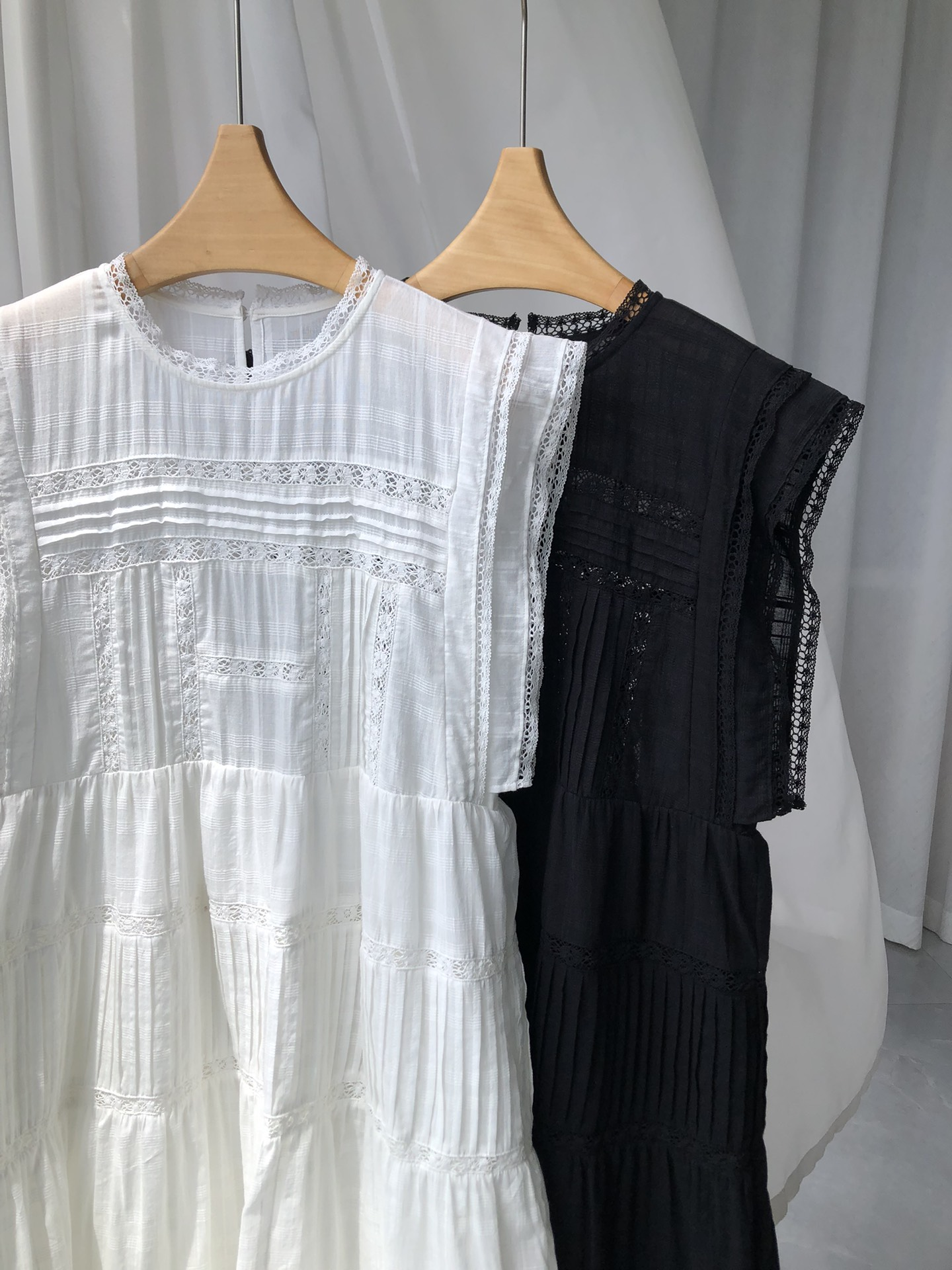 2025 Splicing hollow lace dress Fashion Week Show Customized Fashion Tailored clothing womens Fashion Paris.M380