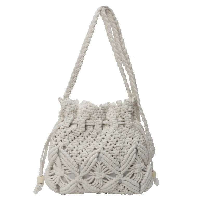 Woven Fashionable And Versatile Western Style Single Shoulder Armpit Hand Held Straw Woven Vacation Beach Bag T