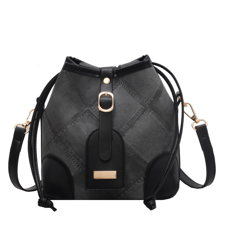 designer bag Small for women 2024 new fashionable shoulder crossbody bag high-end texture niche design diamond grid bucket bag