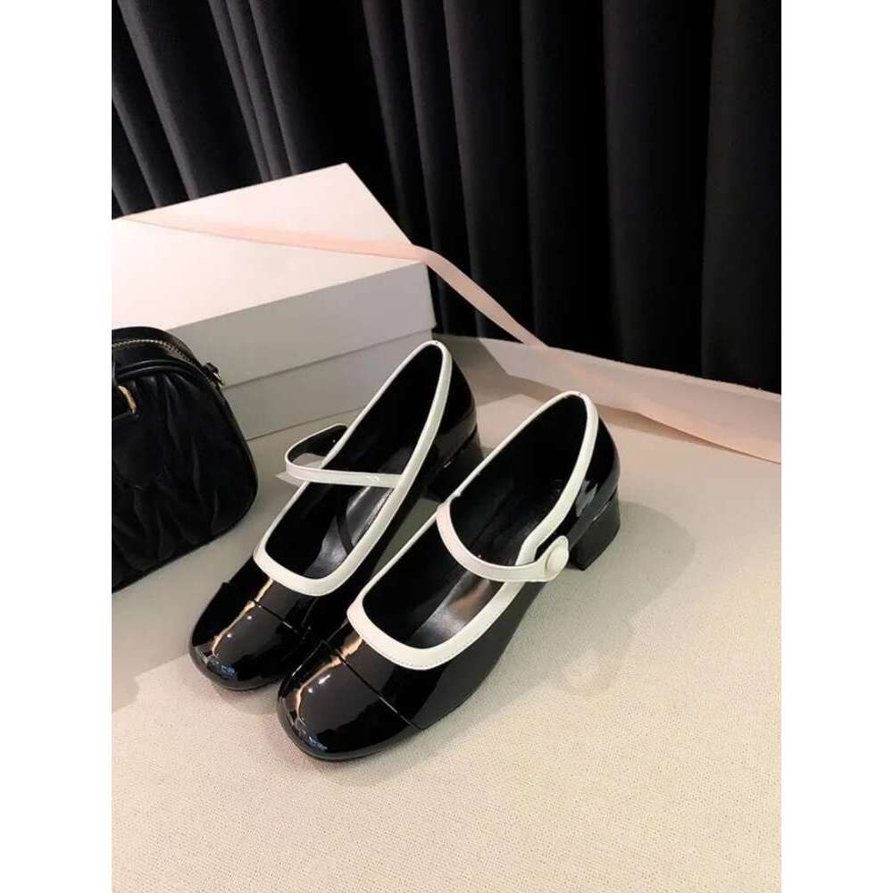 New One Strap Fashionable Button Mary Jane Women Shiny Patent Leather Round Toe Shallow Medium Heel Pumps Slip Shoes