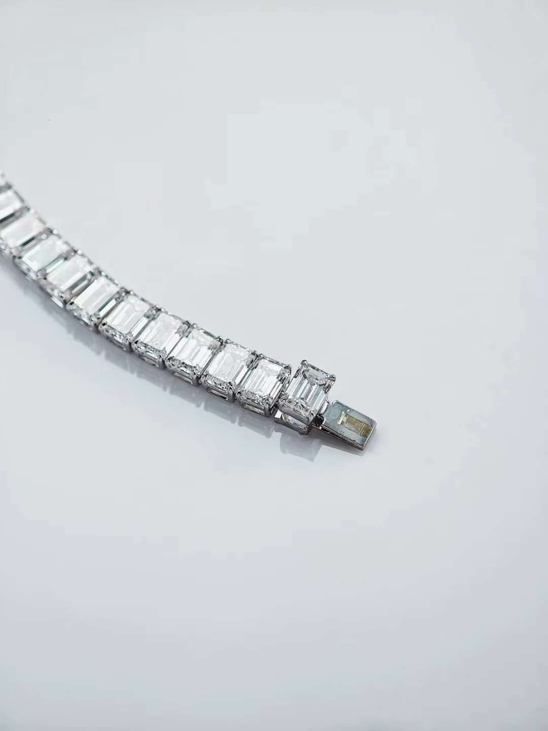 Synthetic Diamond 18k Gold Bracelet for Woman Lab Grown Diamond Emerald Oval Cut Tennis Bracelet Fine Jewelry