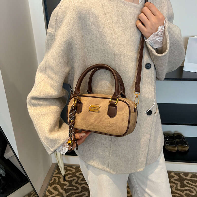 2025 New Niche Design High-End Leopard Print Women's Versatile Chain Crossbody Bag, Stylish Small Square Bag