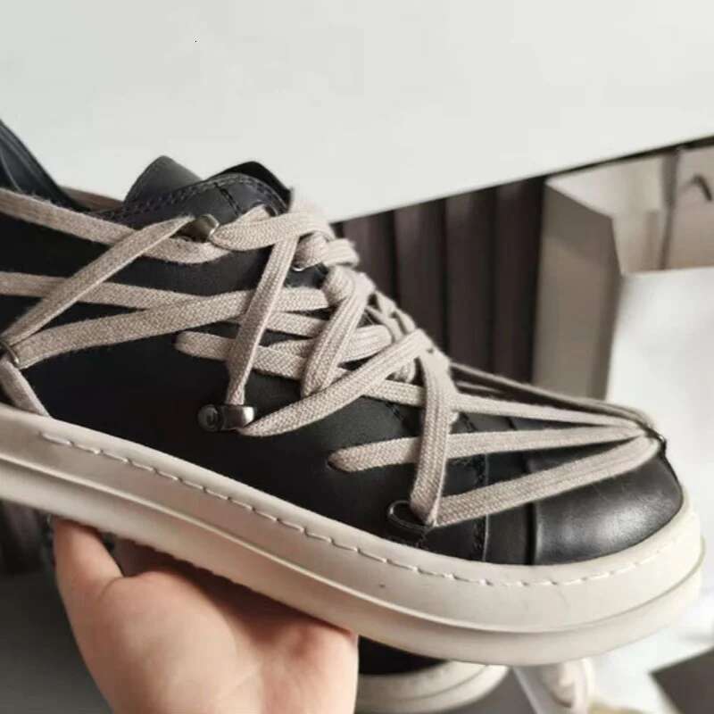 New Low-top Fashion Lace-up Men Casual Five Pointed Star Style Sneakers Thick Soled Outdoor Flat Shoes Me